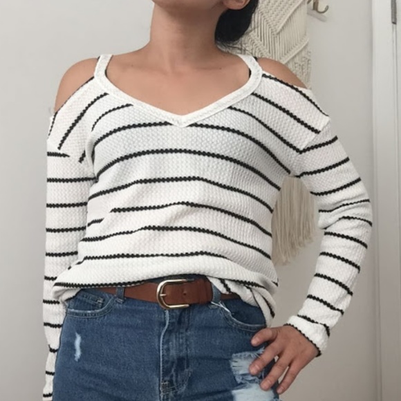 NWT Strip white with black v neck long sleeve - Picture 2 of 5